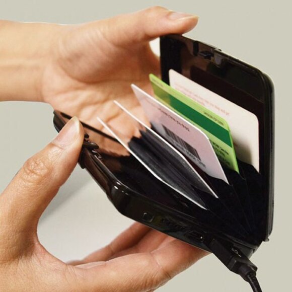 AS SEEN ON TV ATOMIC CHARGE WALLET & PHONE CHARGER IN ONE! (NEW WITH TAGS) - Picture 2 of 3